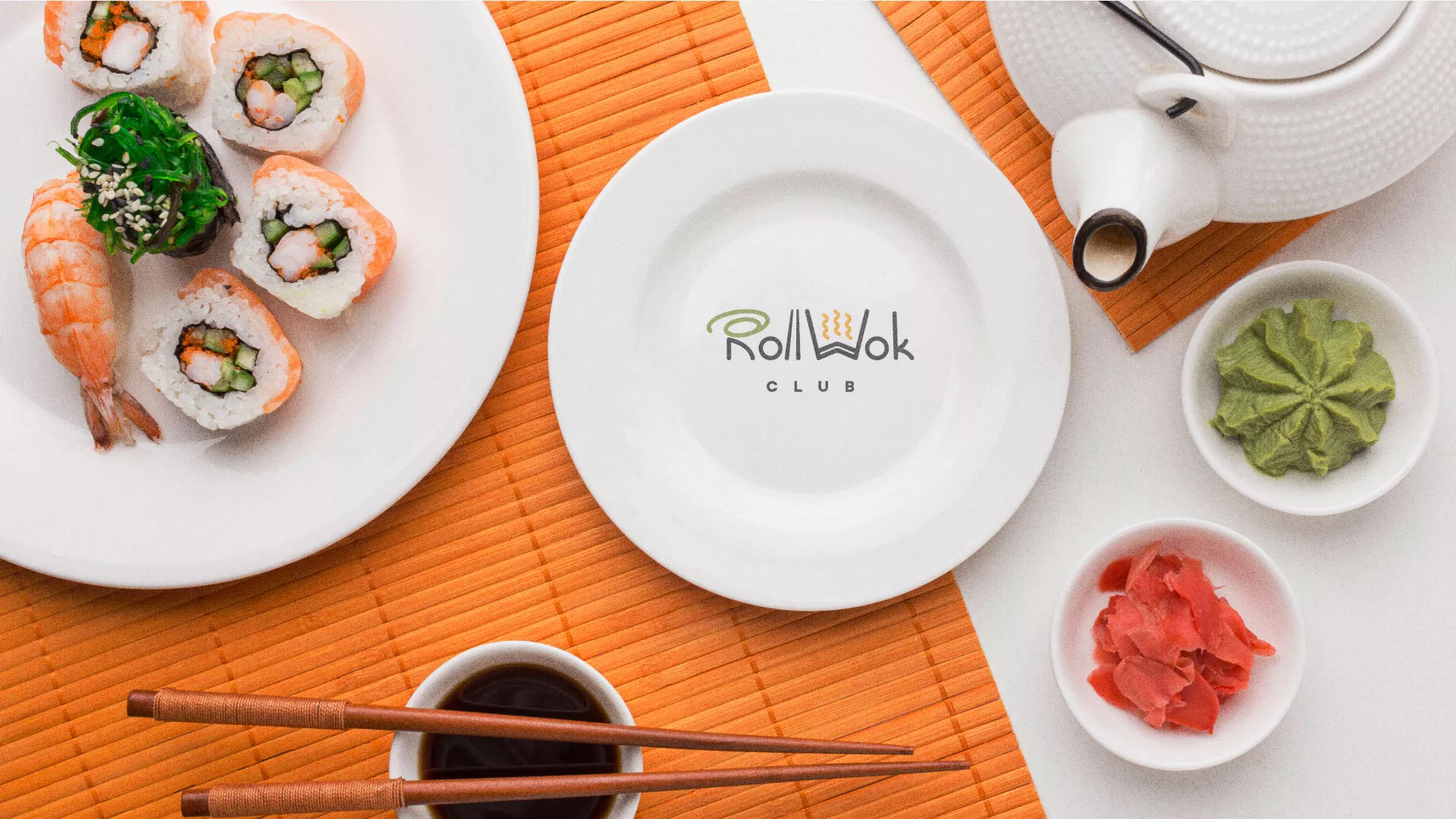 Разработка логотипа и фирменного стиля суши-бара «Roll Wok Club» в Ялуторовске